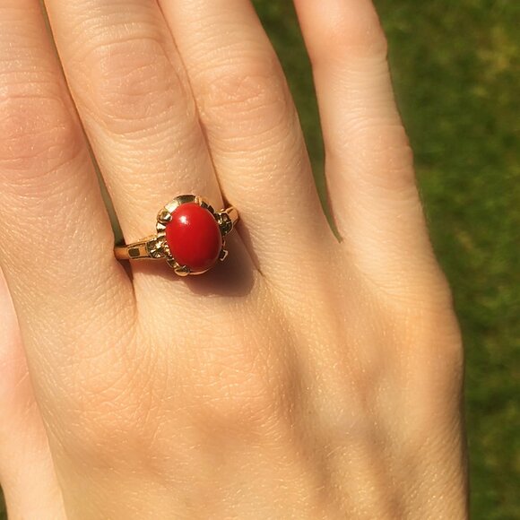 Vintage Red Coral 14K Yellow Gold Ring, Coral Gemstone Ring, Fine Jewelry Gift - Picture 5 of 8
